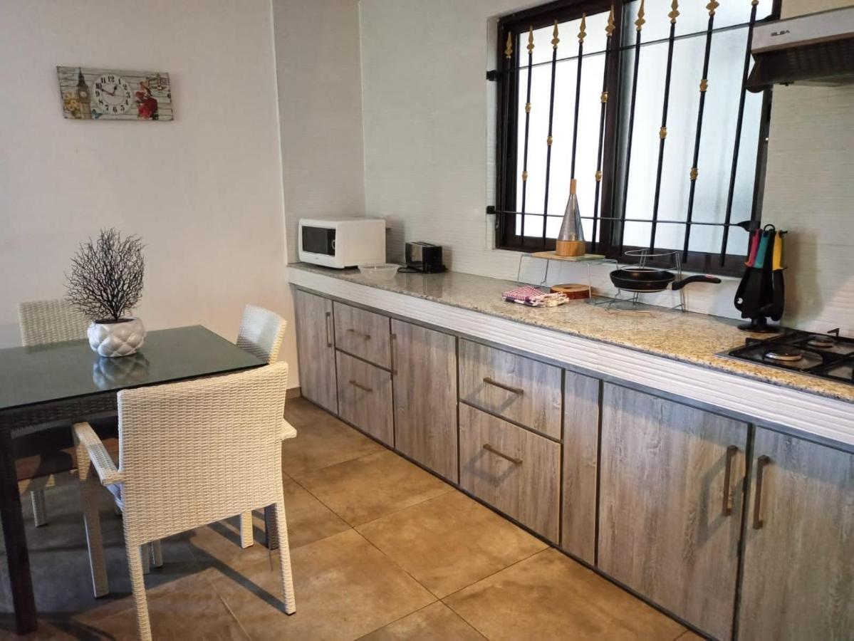 Gardenia Apartments Pereybere Beach Bagian luar foto